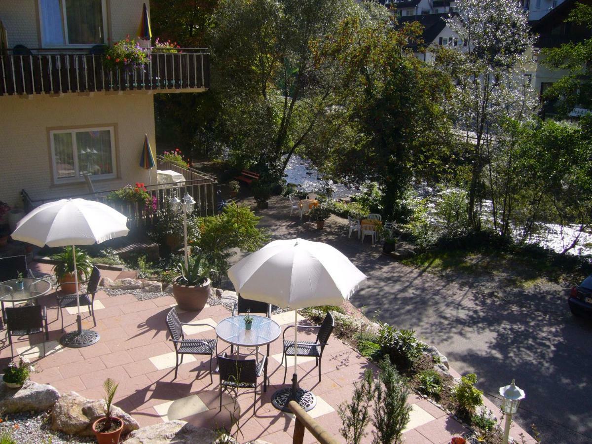 Adieu Alltag: Pension Oesterle Im Schwarzwald Schonmunzach エクステリア 写真